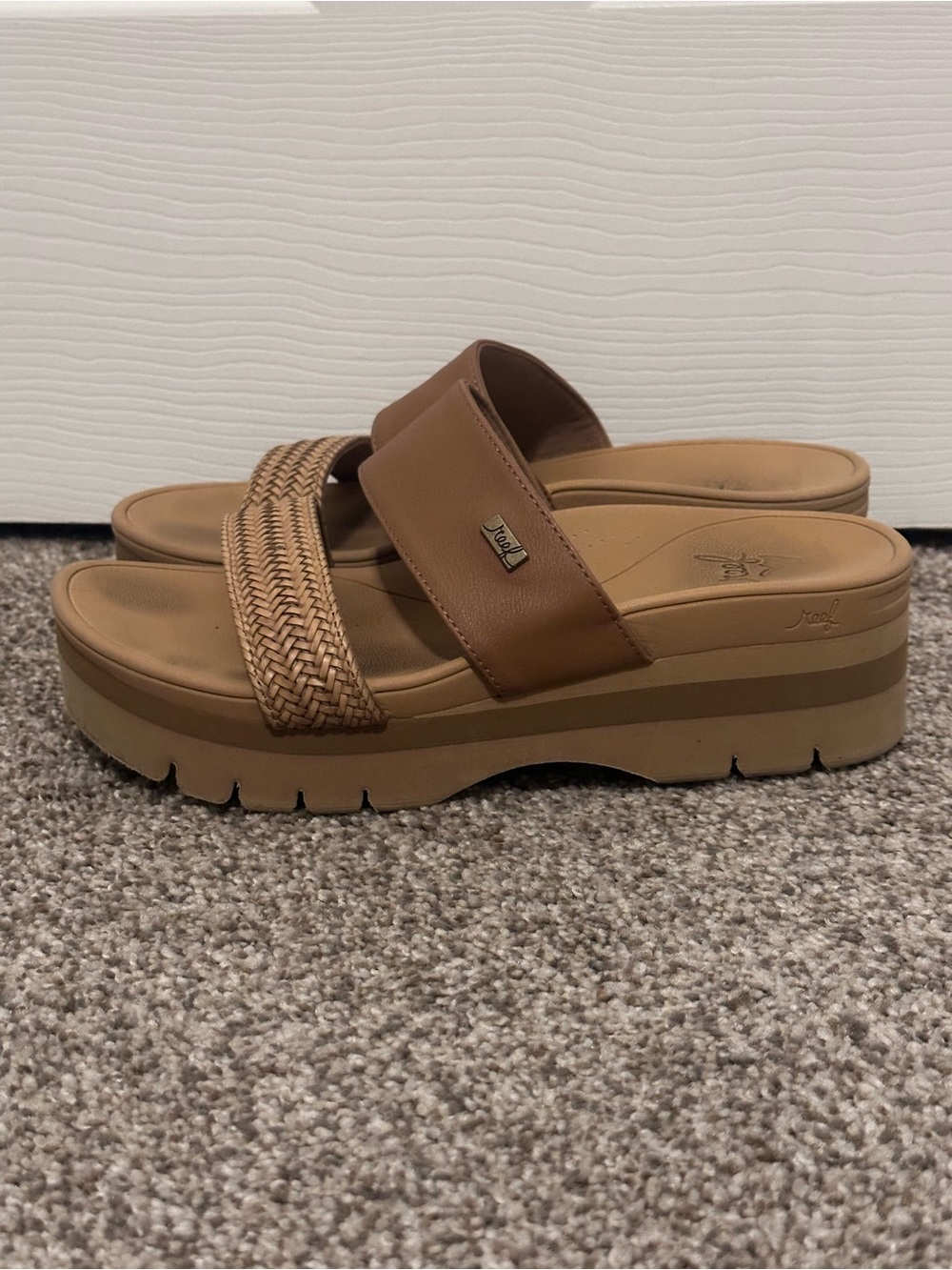 Reef Women’s Brown Woven Platform Slide Sandals - Picture 13 of 13